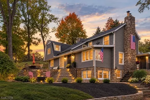 95 Hartpence Rd, Milford, NJ 08848