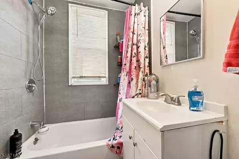Bath - 61 Spring St, Bloomfield, NJ 07003 photo 4 of 4