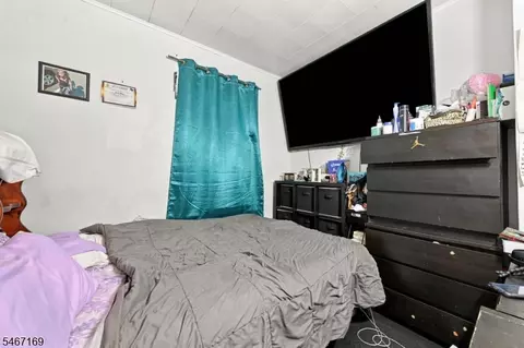 Bedroom - 61 Spring St, Bloomfield, NJ 07003 photo 5 of 8