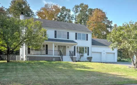 14 Lauren Ct, Stanhope, NJ 07874
