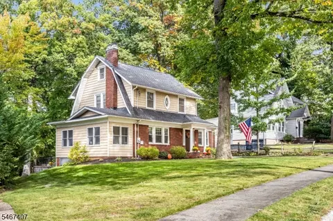 64 Chestnut Rd, Verona, NJ 07044