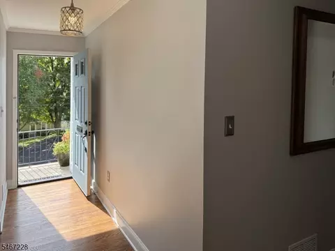 Entry Way - 9 Harrison Ct, Summit, NJ 07901 photo 1 of 4