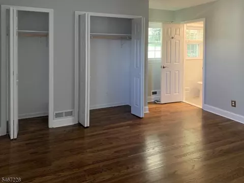 Bedroom - 9 Harrison Ct, Summit, NJ 07901 photo 2 of 3