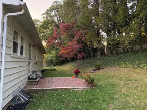 Exterior - 9 Harrison Ct, Summit, NJ 07901 photo 2 of 2