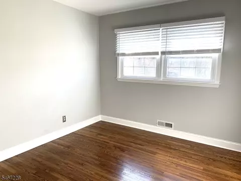 Bedroom - 9 Harrison Ct, Summit, NJ 07901 photo 3 of 3