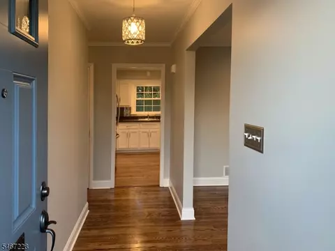 Entry Way - 9 Harrison Ct, Summit, NJ 07901 photo 2 of 4