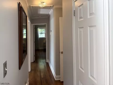 Entry Way - 9 Harrison Ct, Summit, NJ 07901 photo 3 of 4