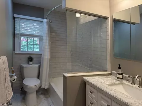 Bath - 9 Harrison Ct, Summit, NJ 07901 photo 3 of 5