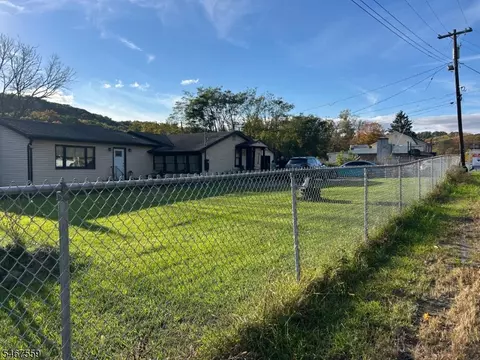 734 State Rt 23, Wantage, NJ 07461