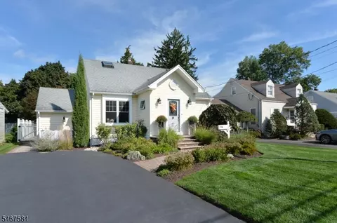 36 Manor Ave, Pompton Plains, NJ 07444