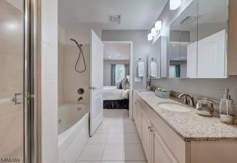 Bath - 38 Eggers Ct, Summit, NJ 07901 photo 3 of 5