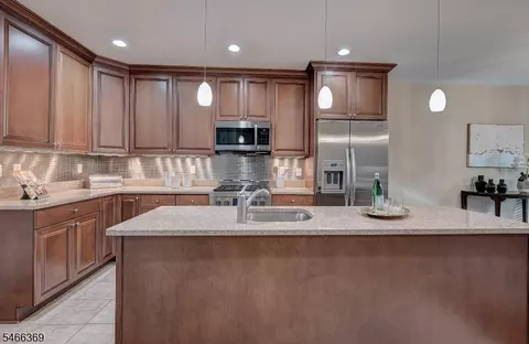 Kitchen - 38 Eggers Ct, Summit, NJ 07901 photo 3 of 3