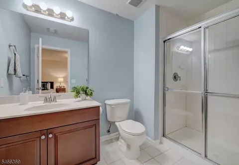 Bath - 38 Eggers Ct, Summit, NJ 07901 photo 5 of 5