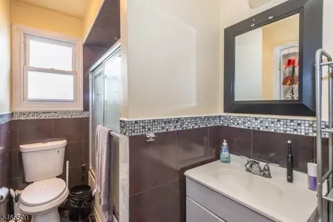 Bath - 1 Alexander Ave, Haskell, NJ 07420 photo 3 of 4