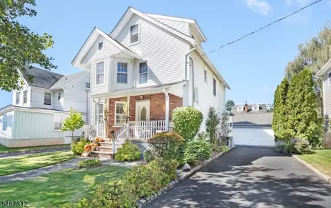 7 Prospect St, Far Hills, NJ 07931