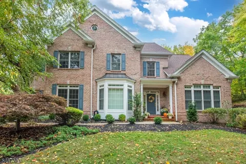 72 Stoneridge Dr, Ringwood, NJ 07456