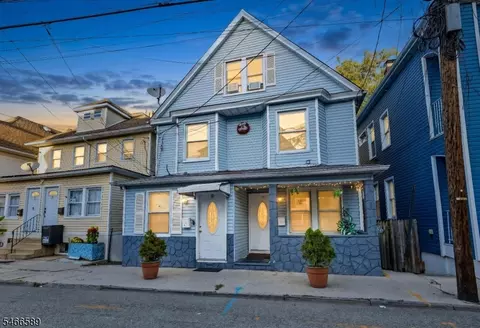 9 Lowden St, Elizabeth, NJ 07208