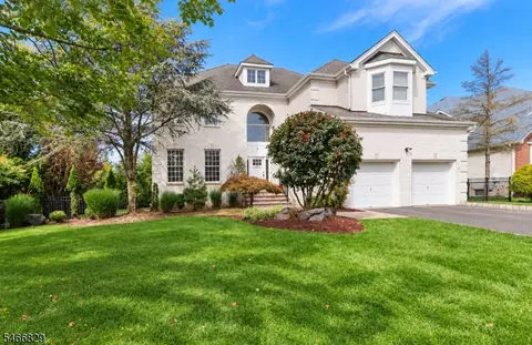 9 Schindler Way, Livingston, NJ 07039