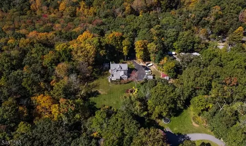 39 Red Mine Rd, Wanaque, NJ 07465