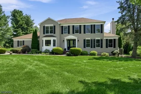 213 Arbor Dr, Stewartsville, NJ 08886
