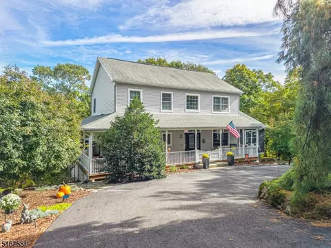 105 Alpine Ridge Rd, West Milford, NJ 07480