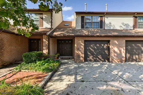 6 Jennifer Ct, Lebanon, NJ 08833
