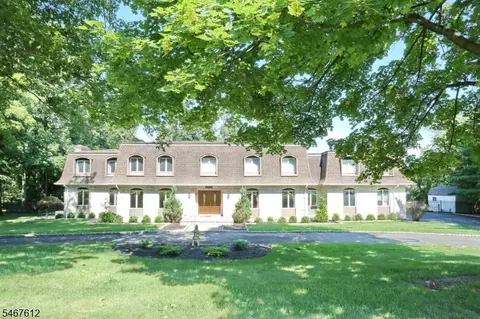 838 Iron Latch Rd, Franklin Lakes, NJ 07417