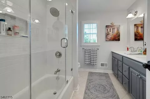 Bath - 2 Mansfield Ct, Mendham, NJ 07945 photo 2 of 2