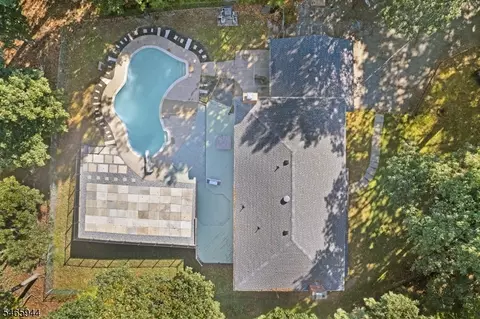 43 Dodie Dr, Parsippany, NJ 07054