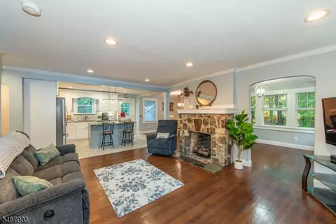 260 Cozy Lake Rd, Oak Ridge, NJ 07438