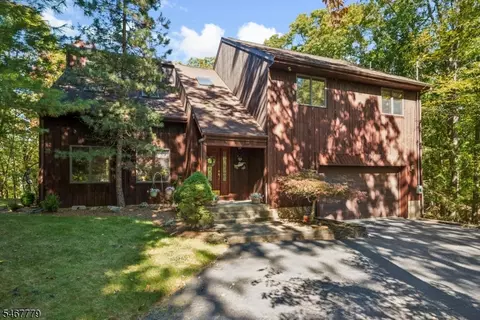 113 Evergreen Ave, Hopatcong, NJ 07843