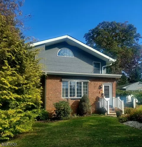 39 Hillside Ave, Stockholm, NJ 07460