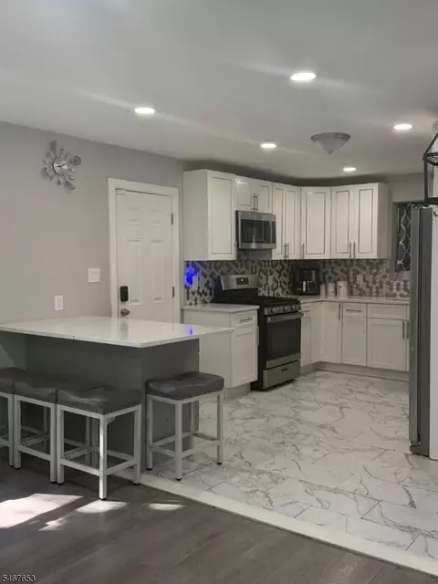 15 Chelsea Ave, East Orange, NJ 07018