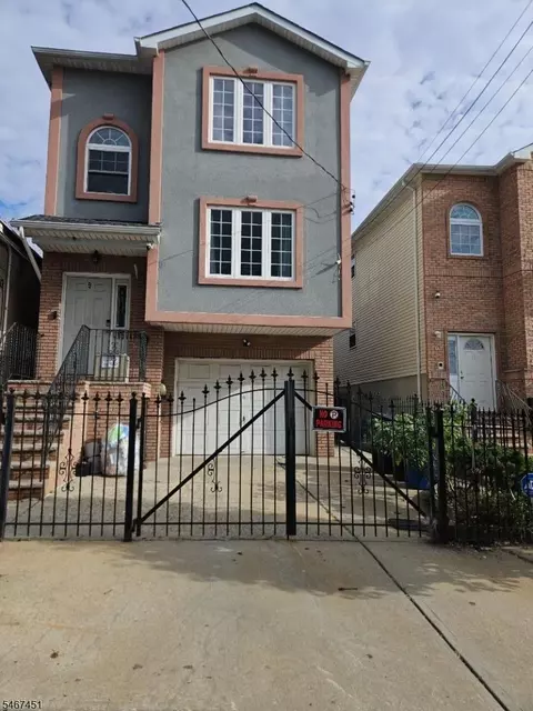 9 Stanton St, Newark, NJ 07114