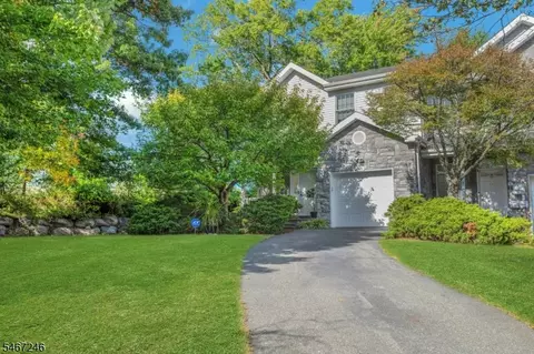 84 Emily Pl, Parsippany, NJ 07054