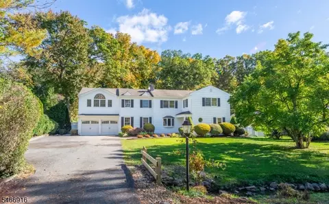 81 Harter Rd, Morristown, NJ 07960