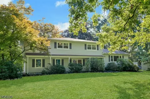 15 Camelot Way, Parsippany, NJ 07054