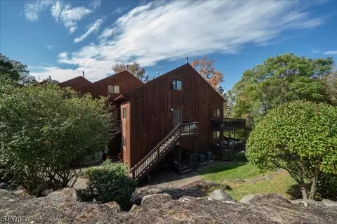 3 Red Lodge Dr #2, Vernon, NJ 07462