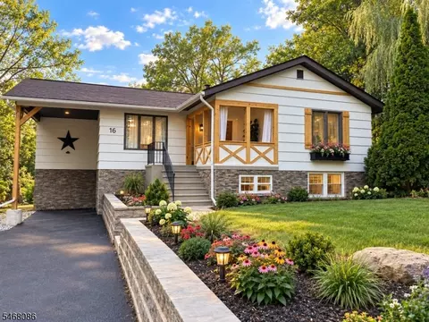 16 Wagon Wheel Rd, Highland Lakes, NJ 07422