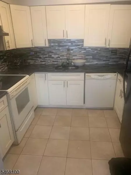 776-784 N 6th St #5, Newark, NJ 07107