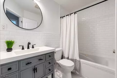 Bath - 194 Wiley Ave, Plainfield, NJ 07062 photo 1 of 3