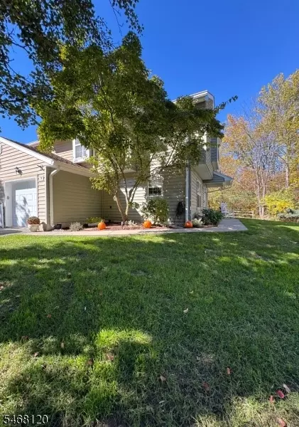 9 Pelican Pt, Newton, NJ 07860