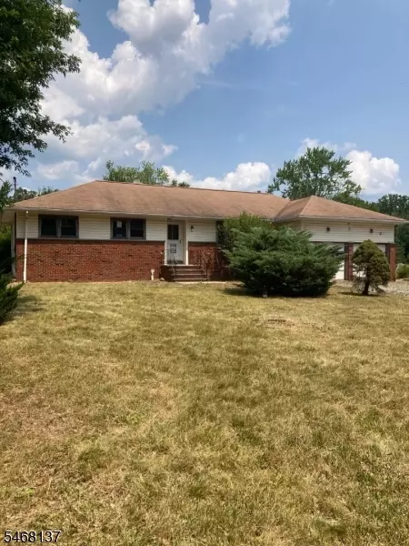 11 Lower Oak Grove Rd, Frenchtown, NJ 08825