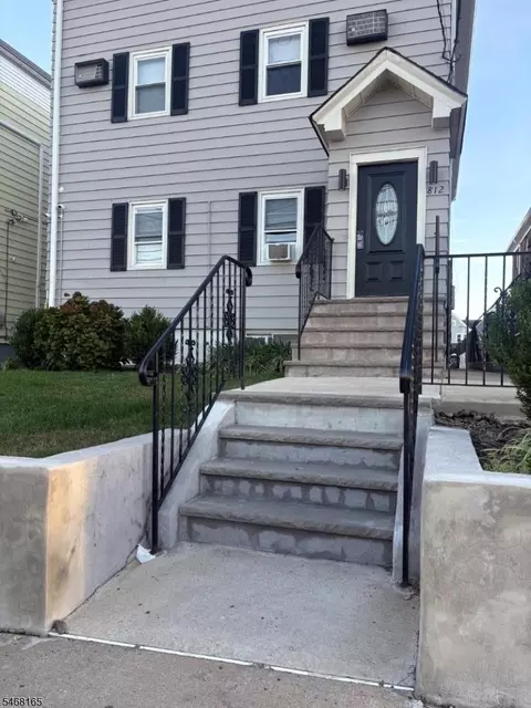 812 W Grand St, Elizabeth, NJ 07202