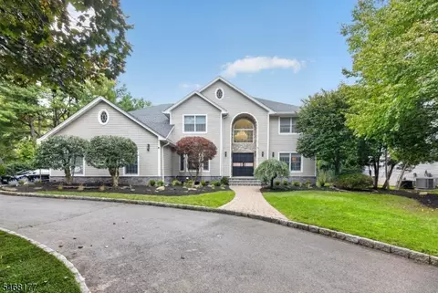 3 Recktenwald Ct, Old Tappan, NJ 07675
