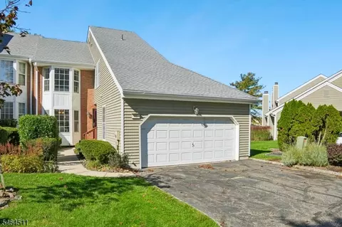 95 Giordano Dr, West Orange, NJ 07052