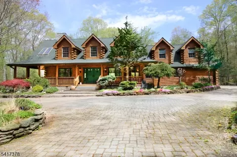 31 Kent Rd, Newton, NJ 07860