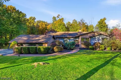 2 Fredonia Ct, Fredon Twp, NJ 07860