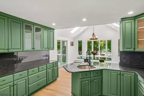 509 Ramapo Valley Rd, Oakland, NJ 07436