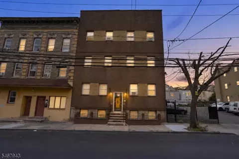 592 N 6th St, Newark, NJ 07107
